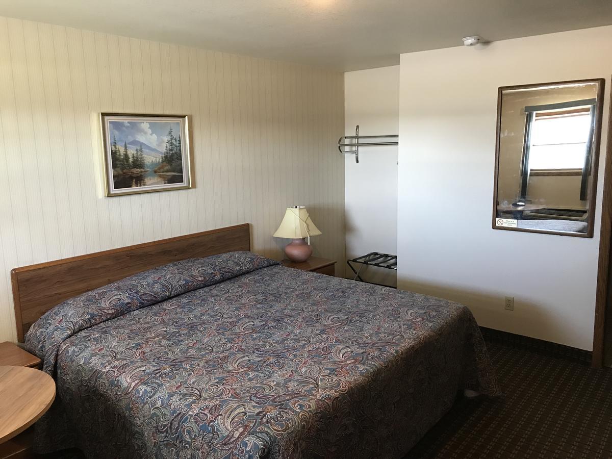 Exxon Quik Stop & Motel Wausaukee Buitenkant foto